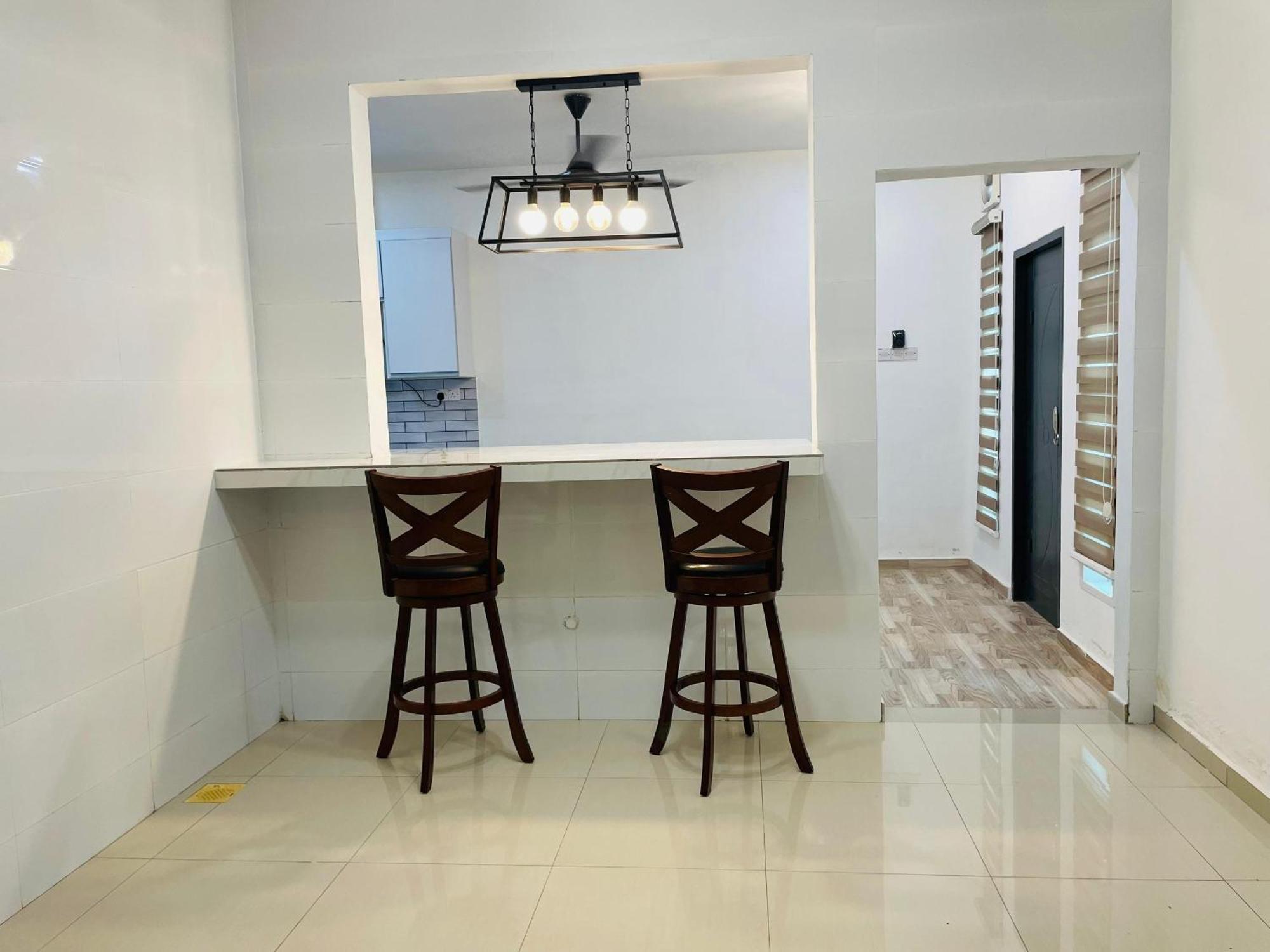 Nazirin Homestay No 27 Tmn Desa Manjung Lumut Exterior photo